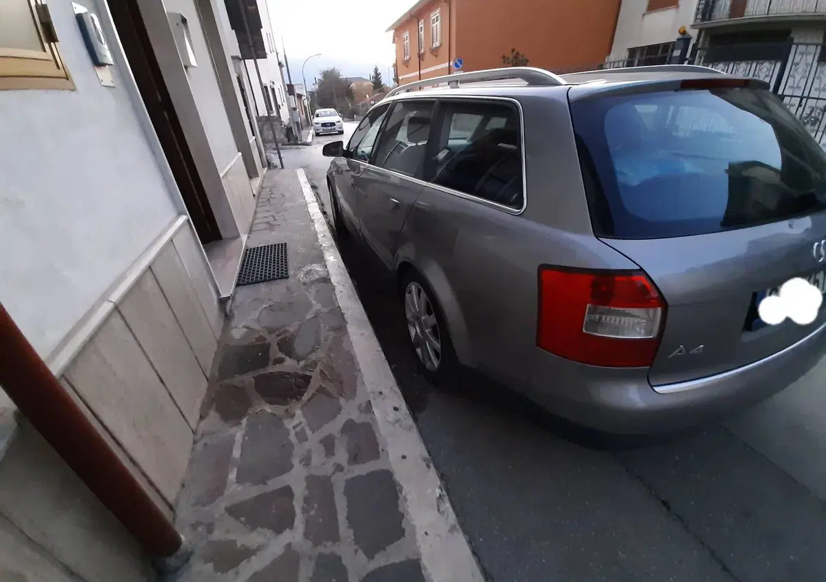 Audi A4 Avant 2.5 V6 TDI multitronic Top (14)