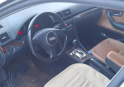 Audi A4 Avant 2.5 V6 TDI multitronic Top (17)