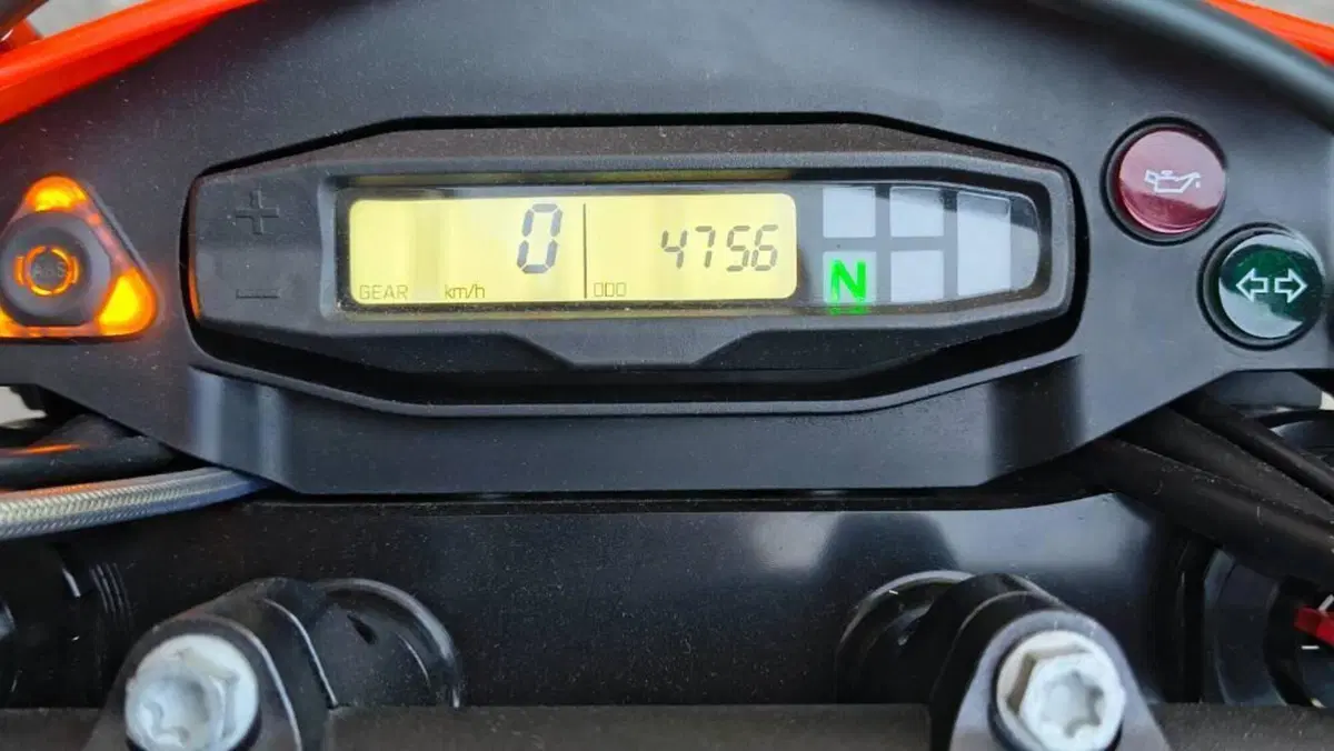 KTM 690 SMC R (2023 - 25)  (11)