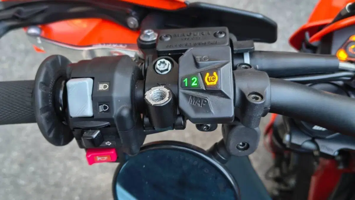 KTM 690 SMC R (2023 - 25)  (13)
