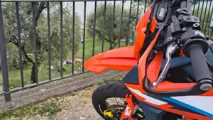 KTM 690 SMC R (2023 - 25)  (10)