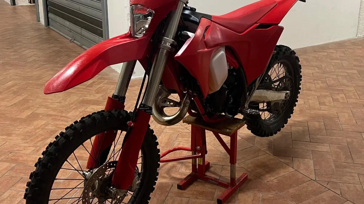 GASGAS EC 125 (2025)  (6)