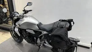 Honda CB 1000 R (2021 - 25)  (9)