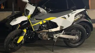 Husqvarna 701 Supermoto (2022)