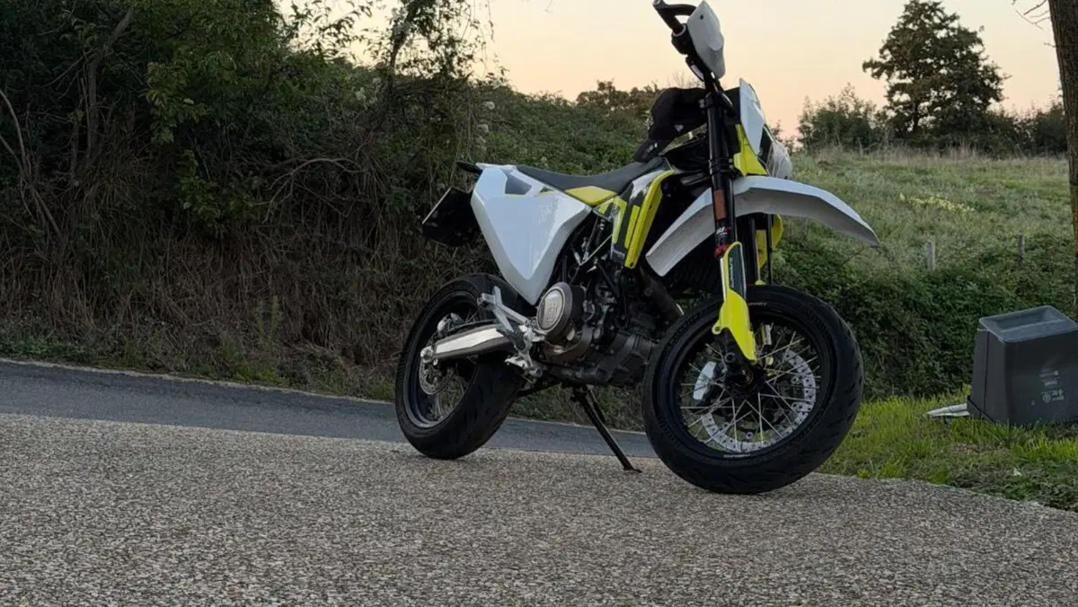 Husqvarna 701 Supermoto (2022)  (3)