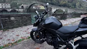 Honda CB 750 Hornet (2025)  (2)
