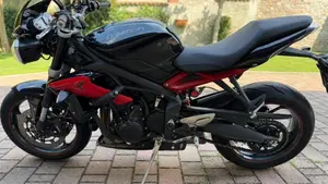 Triumph Street Triple R ABS (2013 - 17)  (2)