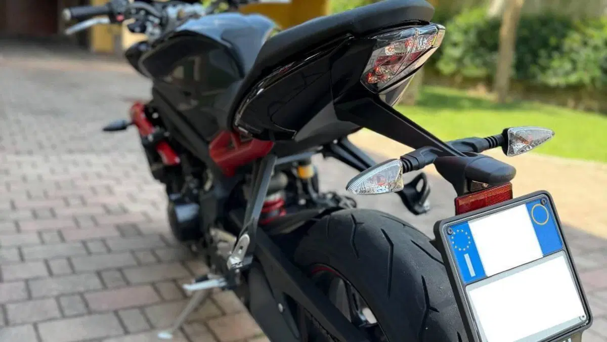 Triumph Street Triple R ABS (2013 - 17)  (3)