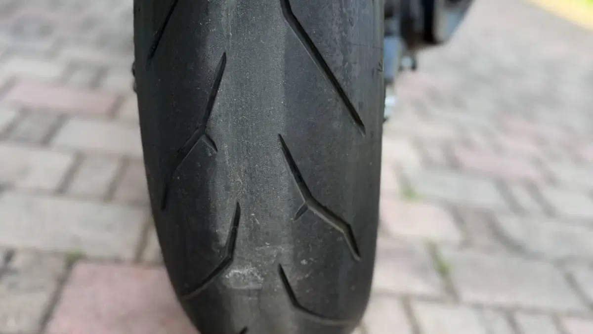 Triumph Street Triple R ABS (2013 - 17)  (7)