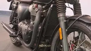 Triumph Bonneville T100 Black (2017 - 20)  (8)