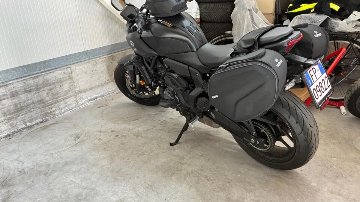 Yamaha MT-07 Y-AMT (2025 - 26)  (3)