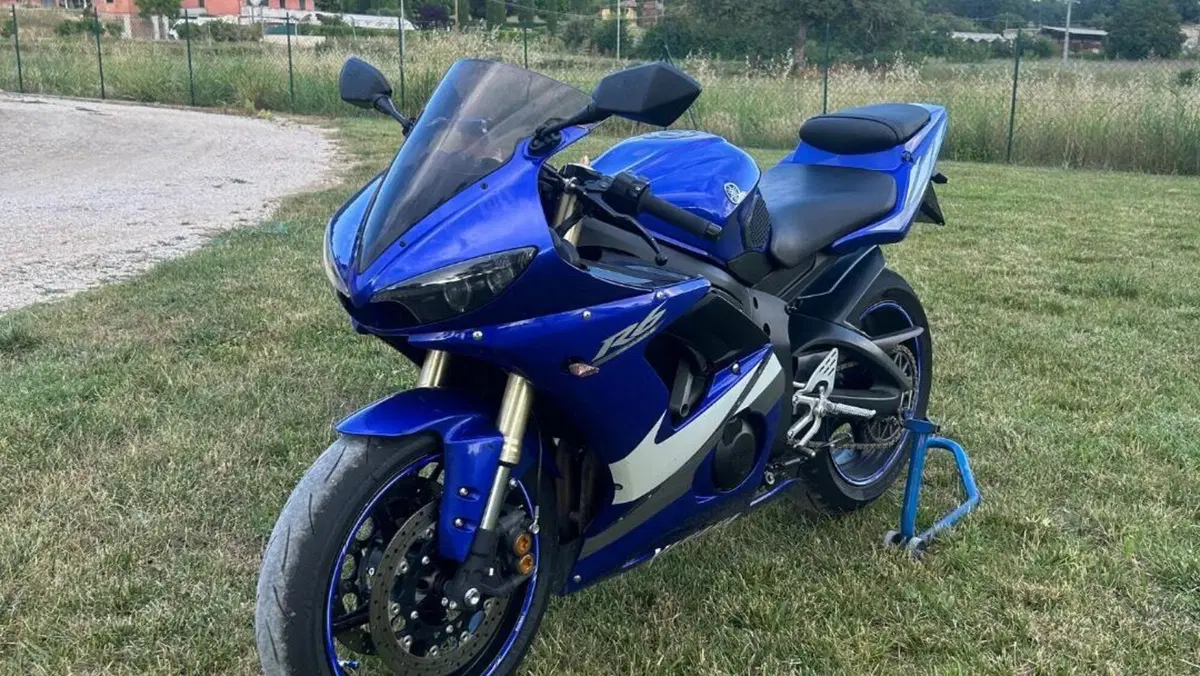 Yamaha YZF R6 (2005) 