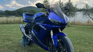 Yamaha YZF R6 (2005)  (2)