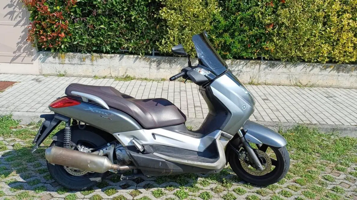 Yamaha X-Max 250 (2007 - 09)  (2)
