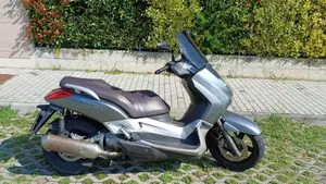 Yamaha X-Max 250 (2007 - 09)  (2)