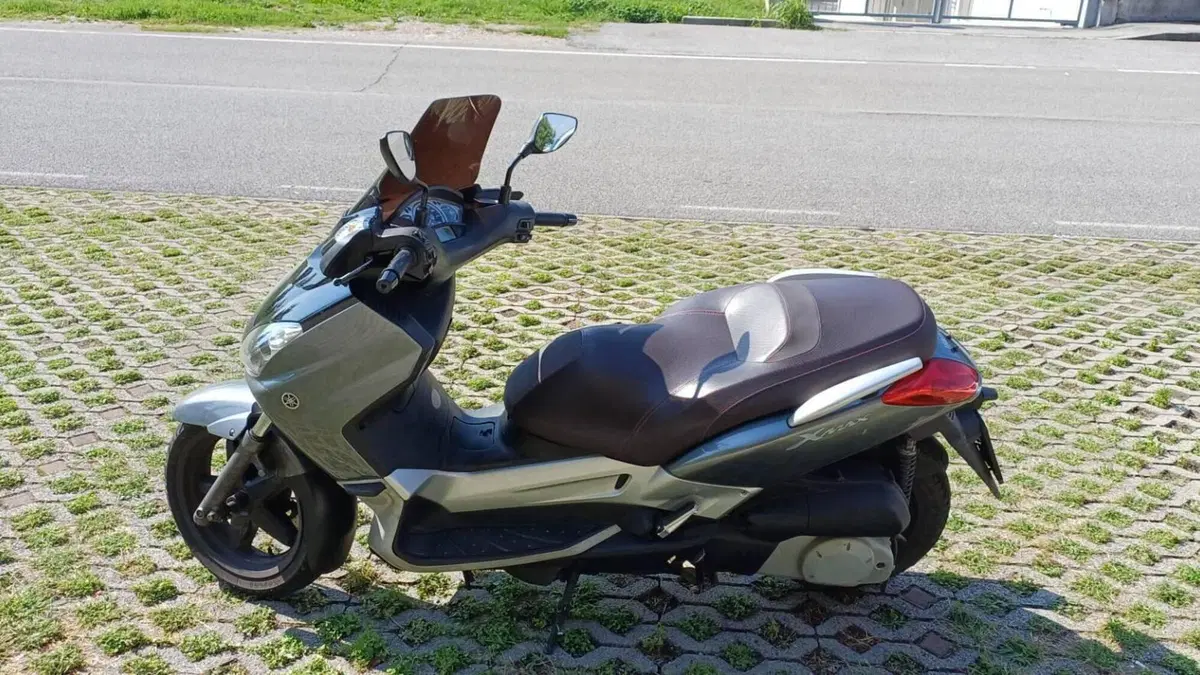 Yamaha X-Max 250 (2007 - 09)  (3)