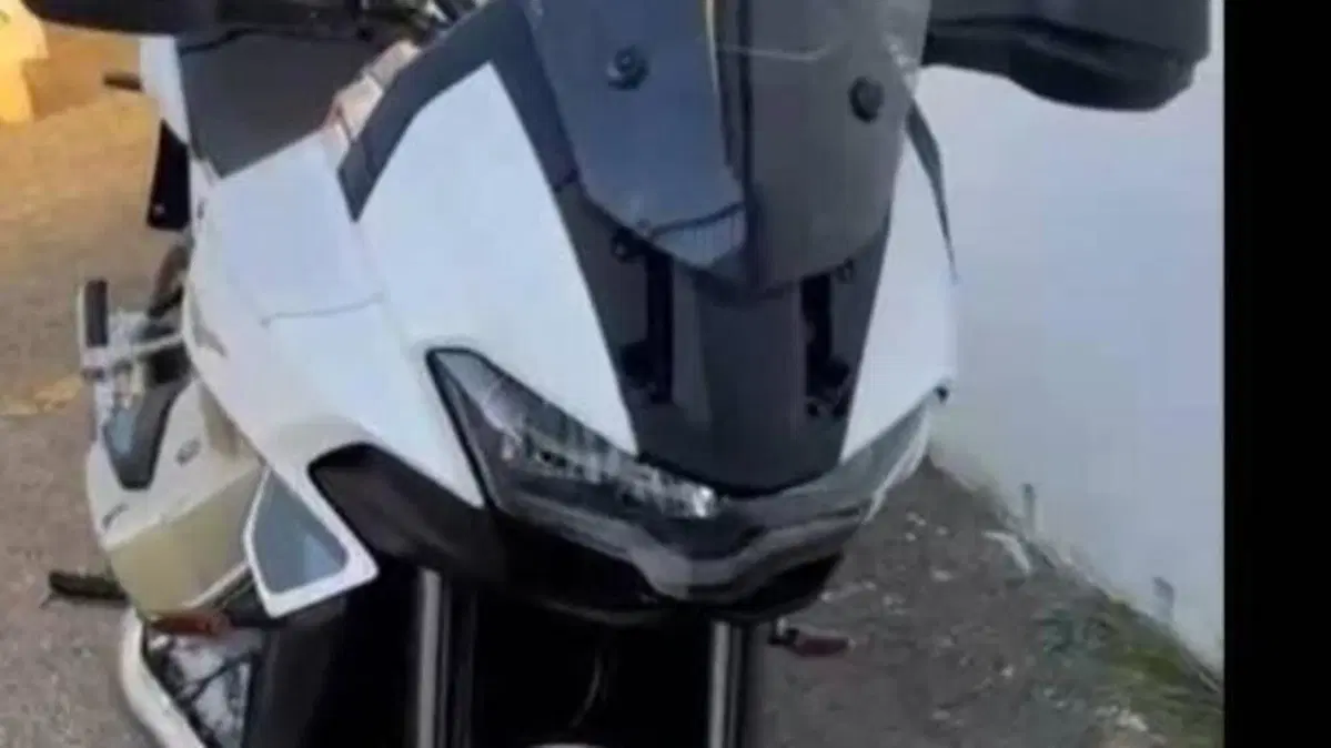 Moto Guzzi V100 Mandello (2022 - 24)  (4)