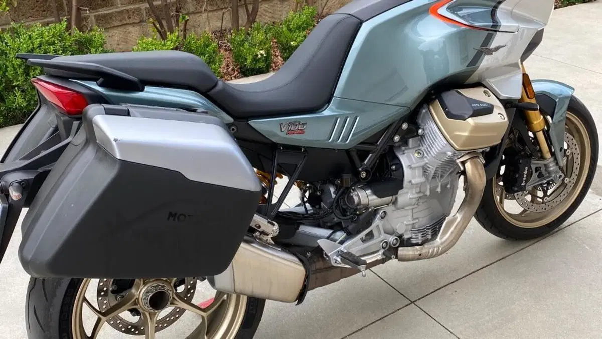 Moto Guzzi V100 Mandello S (2025 - 26) 