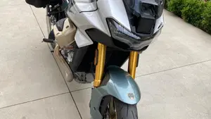Moto Guzzi V100 Mandello S (2025 - 26)  (2)