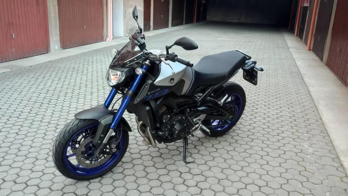Yamaha MT-09 ABS (2016)  (2)