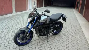 Yamaha MT-09 ABS (2016)  (2)