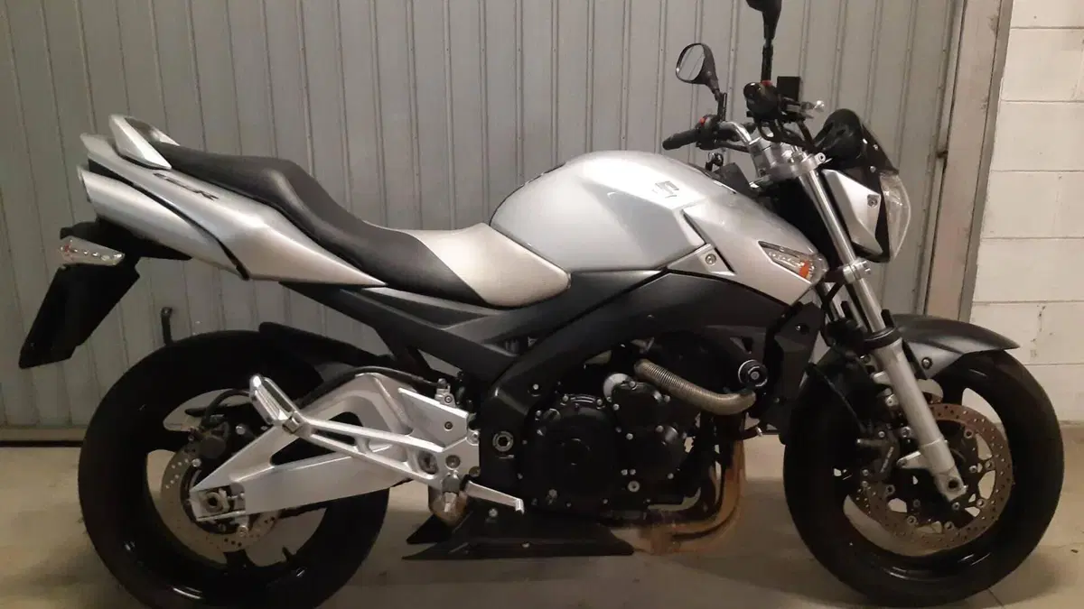 Suzuki GSR 600 (2006 - 11) 