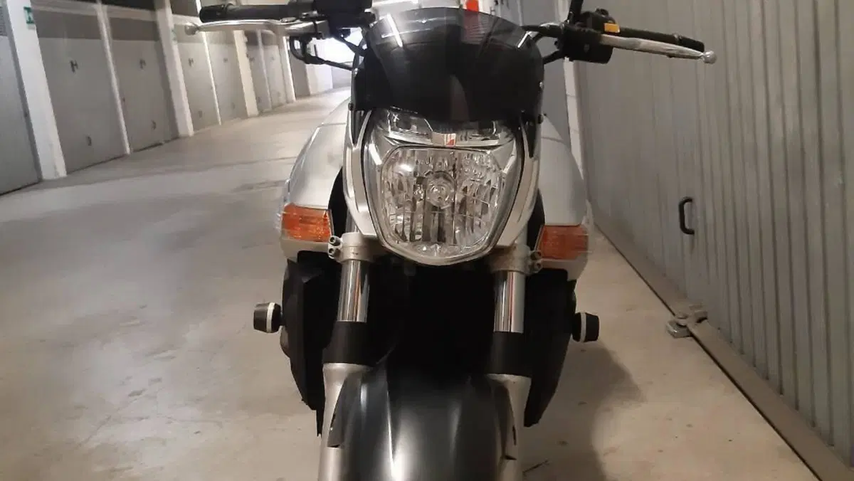 Suzuki GSR 600 (2006 - 11)  (4)