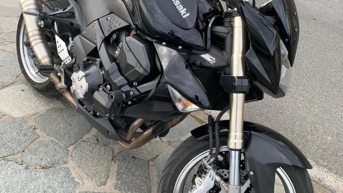 Kawasaki Z 1000 (2007 - 09)  (2)