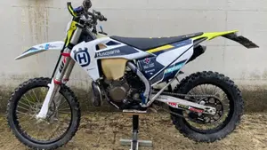 Husqvarna TE 300i (2022)  (2)