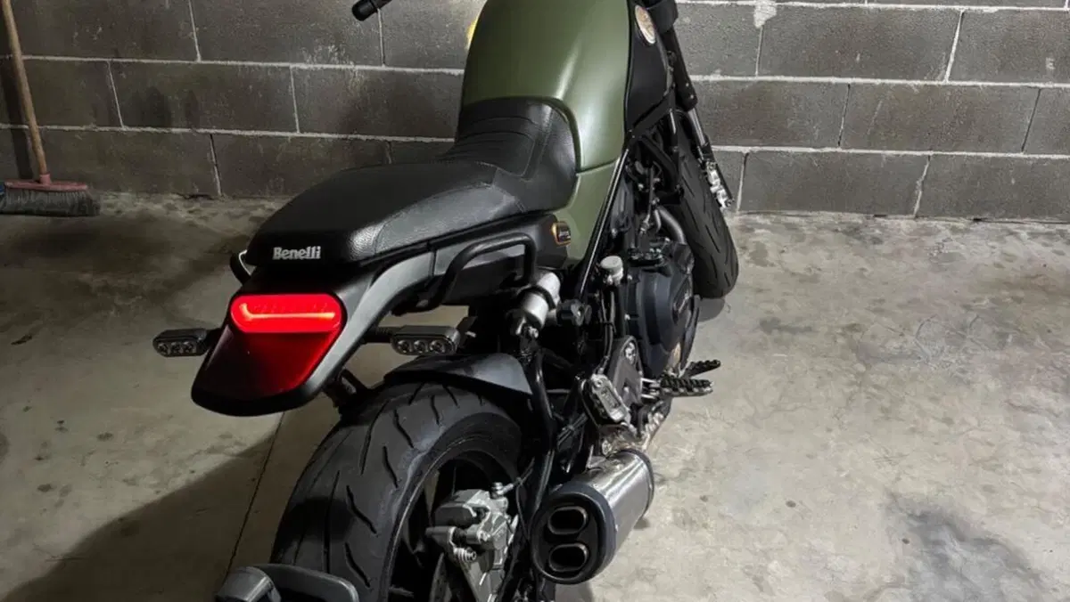 Benelli Leoncino 500 ABS (2017 - 20)  (2)