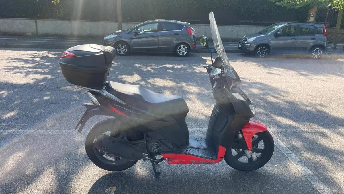 Aprilia Sportcity Cube 125 (2008 - 13) 