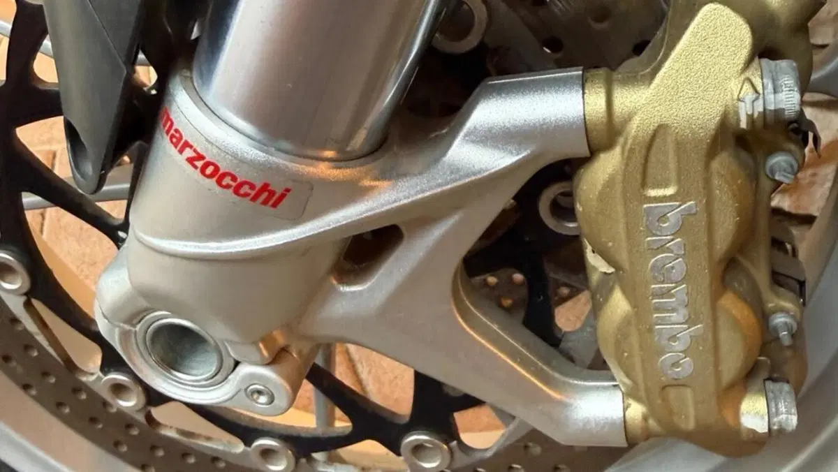 MV Agusta Brutale 1090 (2012 - 15)  (10)