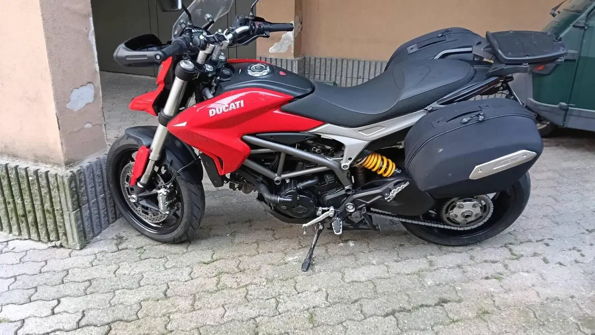 Ducati Hyperstrada 821 (2013 - 15)  (2)