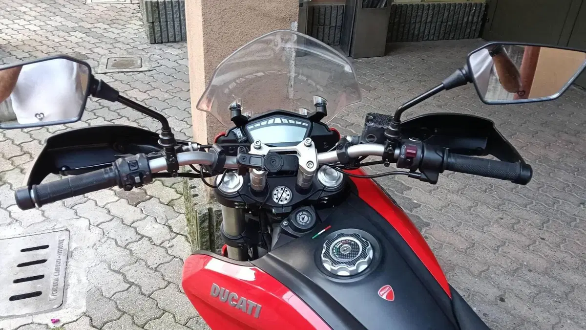 Ducati Hyperstrada 821 (2013 - 15)  (5)