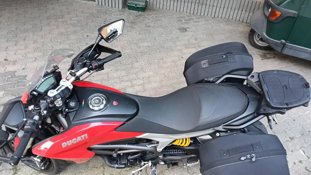 Ducati Hyperstrada 821 (2013 - 15)  (6)