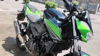 Kawasaki Z 400 (2023) usata