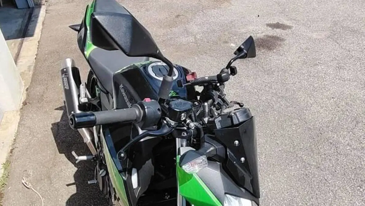 Kawasaki Z 400 (2023)  (6)