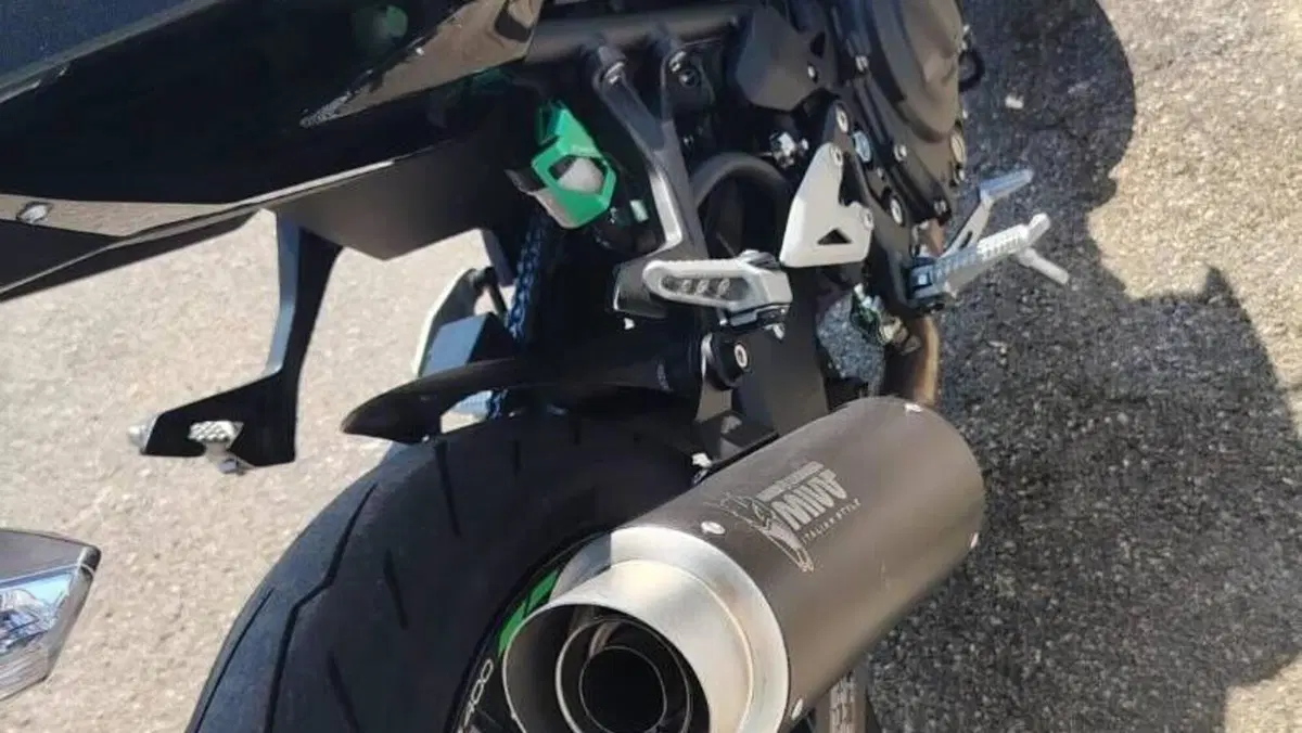 Kawasaki Z 400 (2023)  (9)