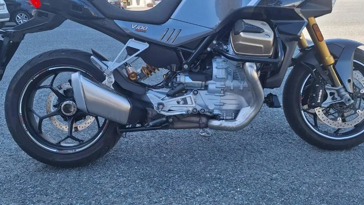 Moto Guzzi V100 Mandello S (2022 - 24) 