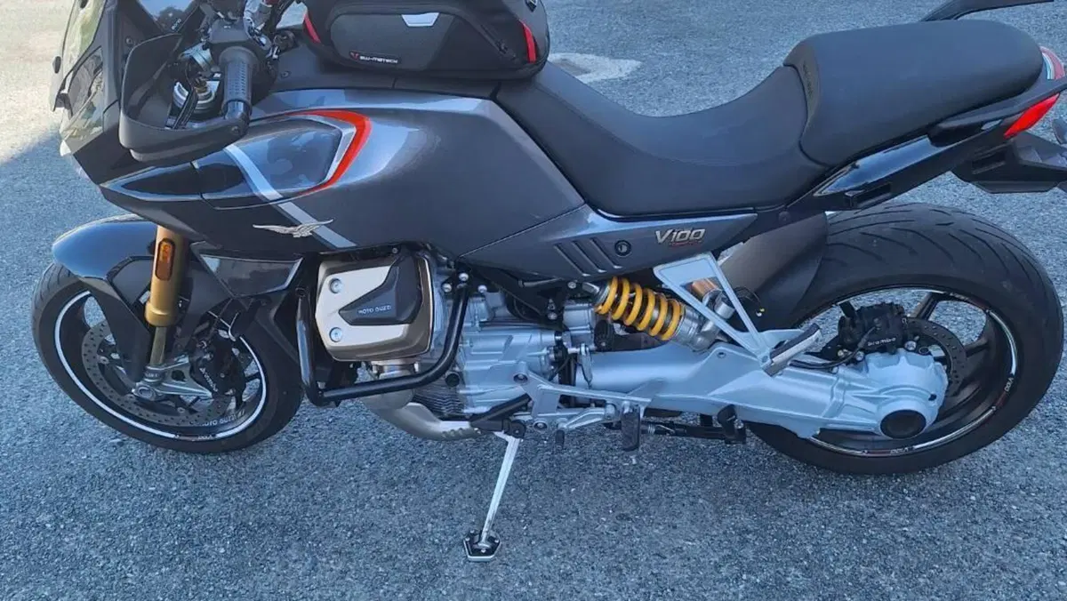 Moto Guzzi V100 Mandello S (2022 - 24)  (2)