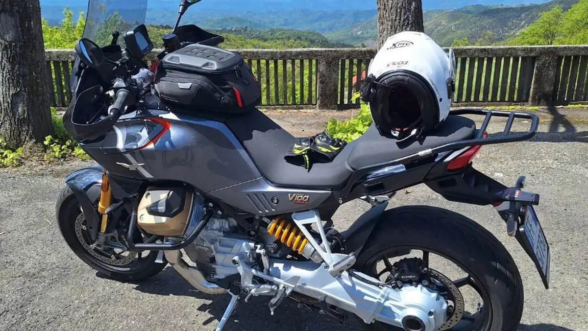 Moto Guzzi V100 Mandello S (2022 - 24)  (3)
