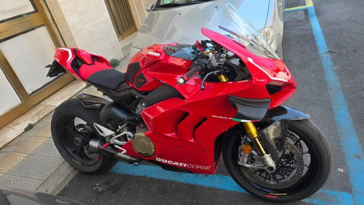 Ducati Panigale V4 S 1100 (2021)  (2)