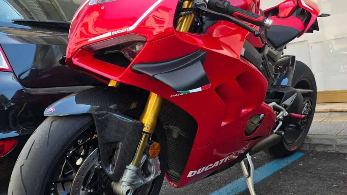 Ducati Panigale V4 S 1100 (2021)  (4)