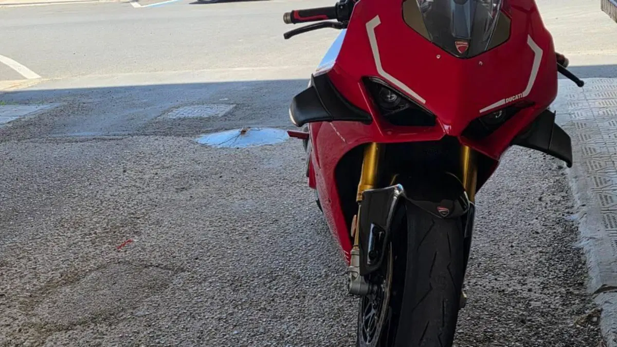 Ducati Panigale V4 S 1100 (2021)  (6)