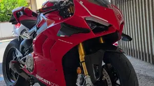 Ducati Panigale V4 S 1100 (2021)  (9)