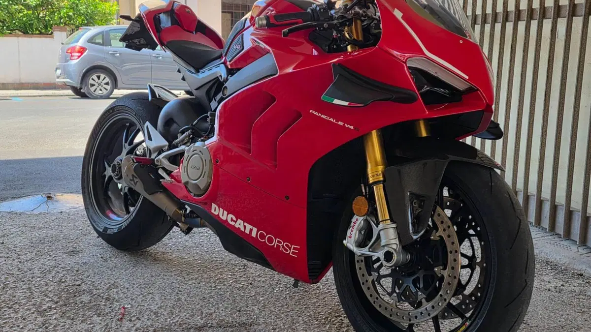 Ducati Panigale V4 S 1100 (2021)  (10)