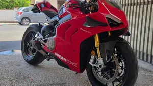 Ducati Panigale V4 S 1100 (2021)  (10)