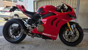 Ducati Panigale V4 S 1100 (2021)  (11)