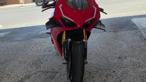 Ducati Panigale V4 S 1100 (2021)  (12)