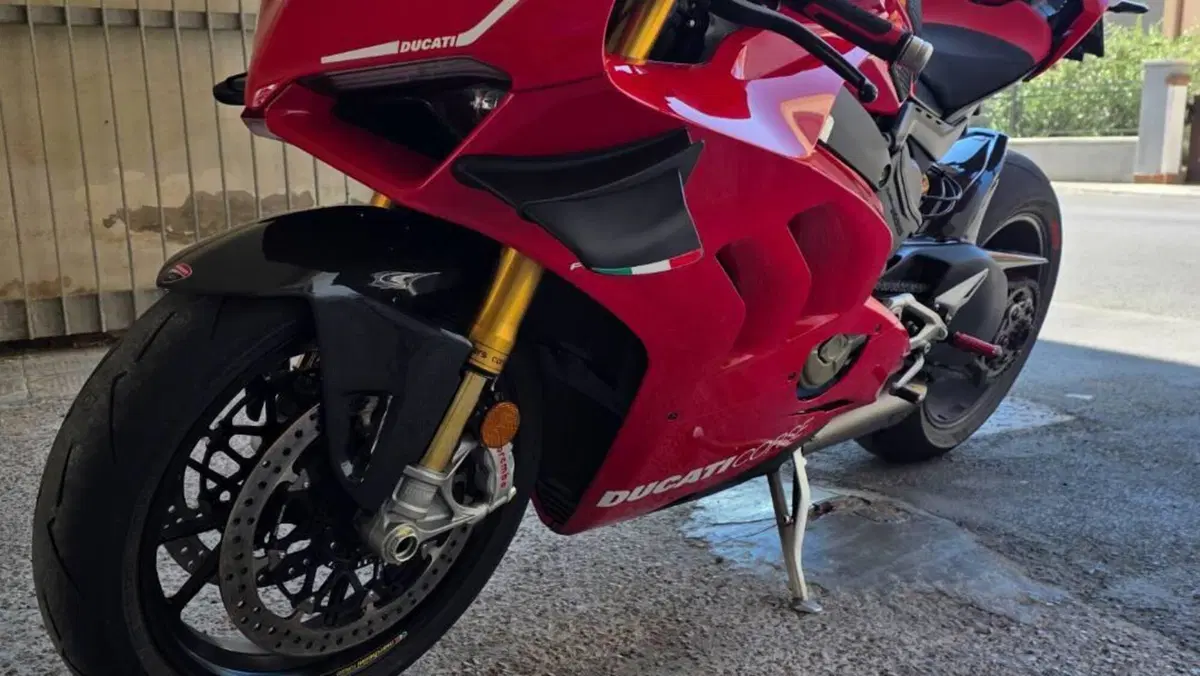 Ducati Panigale V4 S 1100 (2021)  (13)